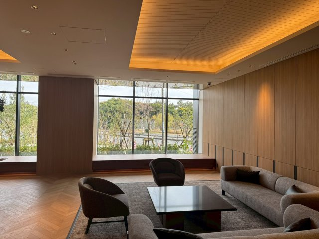 共用部のゆとりが暮らしの満足度を高めます。住戸だけでなく、建物全体で心地よさを感じる一棟です。