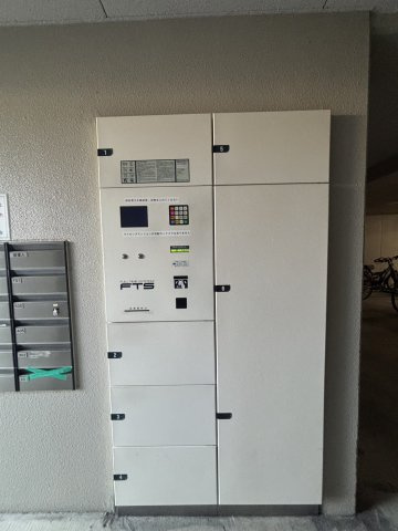 宅配ボックス付き♪仕事が忙しい方でも24時間荷物の受け取りが出来ます♪