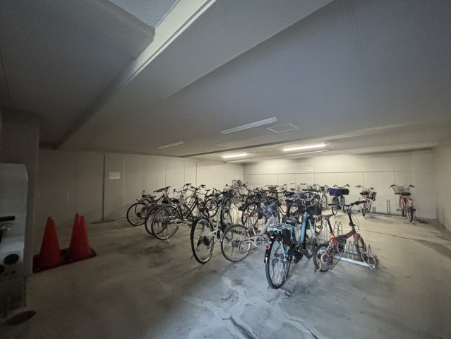 駐輪場無償でご利用出来ます♪屋根付きなので雨風などで痛みにくいです♪