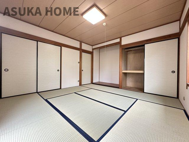 和室には押入や床の間もありお部屋をすっきりと使えそうですね。