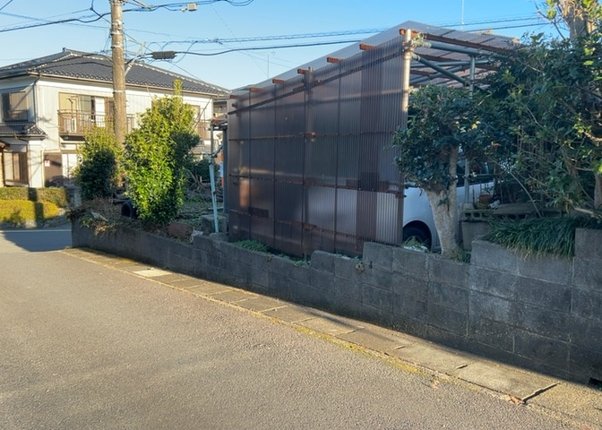 土地を買う際、住む地域の自治体や福祉の補助制度にも注目してみましょう。子供や老人の医療補助やゴミ出しのルールなど、自治体によってルールに大きな違いがあるため、暮らしやすい土地で判断するとよいでしょう。
