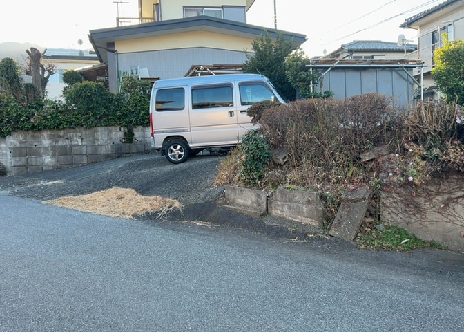 隣家の土地はどうなっているのか、生活利便施設が近くにあるのか、学校まで近いかなど、お客様のライフスタイルにあわせたイメージが重要です。また、近くにあると困る施設が近くにないかも確認するといいでしょう。