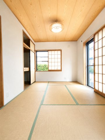 デジタル加工された写真です。