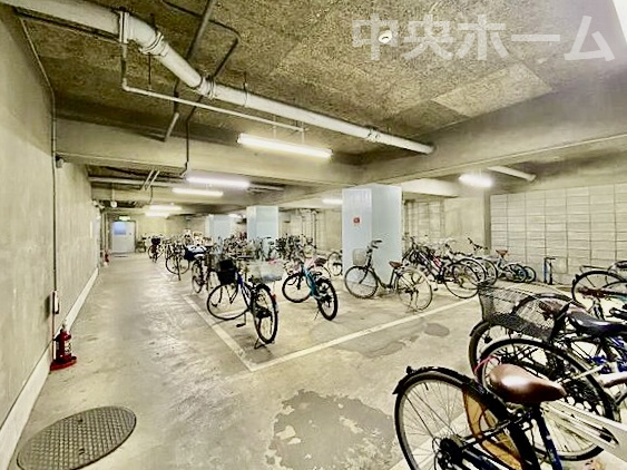 【自転車置き場】最新の空き状況や費用などの詳細は担当スタッフまでお問い合わせください。