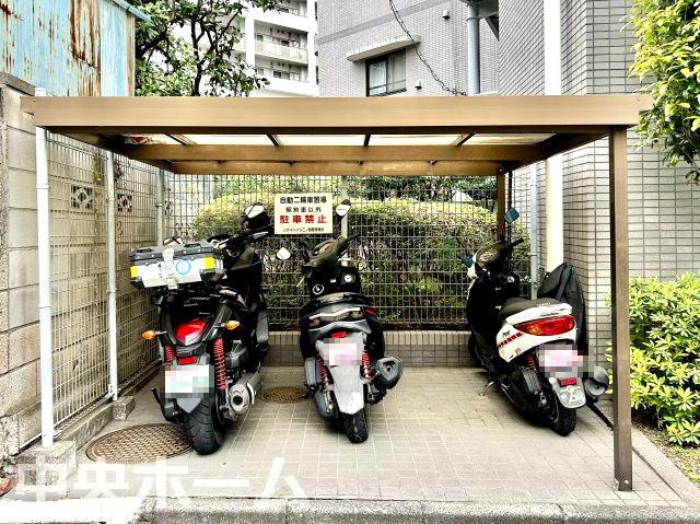【バイク置場】最新の空き状況や費用などの詳細は担当スタッフまでお問い合わせください。