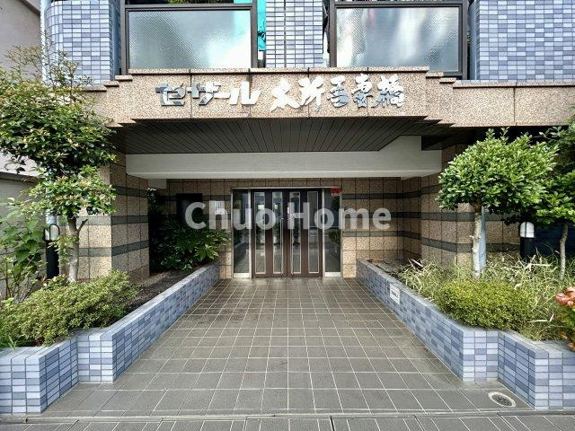 【エントランス】マンションのエントランスは、その物件の印象を決める、顔とも言える場所です。毎日通る場所ですからきれいなのが一番です。
