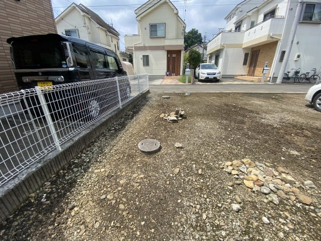 安心の確定測量実施中！正確な敷地面積と境界が確定されるため、土地購入後の建物プラン立てや資金計画もスムーズに行えます。理想のマイホーム建築を安心してスタートできる敷地です。