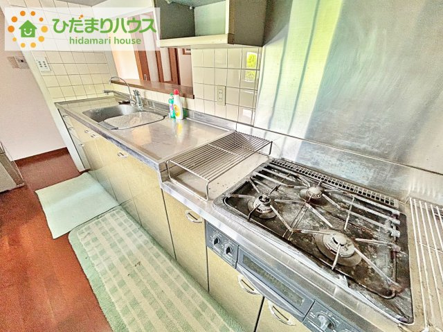 3口コンロと収納豊富なキッチンで、ママの毎日のお料理もはかどります☆
