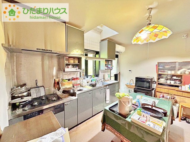 3口コンロと収納豊富なキッチンで、ママの毎日のお料理もはかどります☆