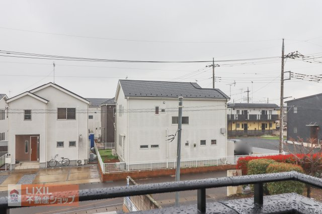 バルコニーからの眺望です。バルコニーで青空をあおぐひと時は、暮らしのちょっとしたスパイスです。