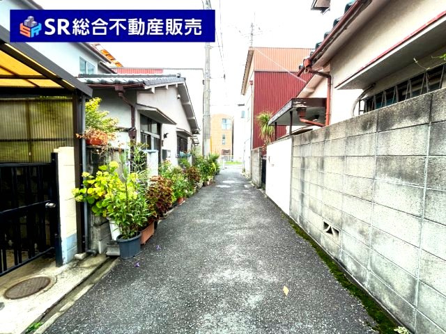 前面道路含む現地写真です