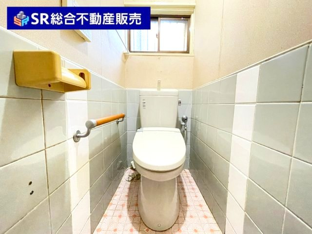 温水洗浄便座もございます♪