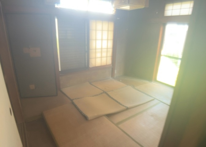 L型アイランドタイプは、キッチンからダイニングにもリビングにも目が行き届くので、とても使いやすい配置です。L字型独立タイプは、キッチンを独立させてるためLDKというよりもLDといった様なイメージです。