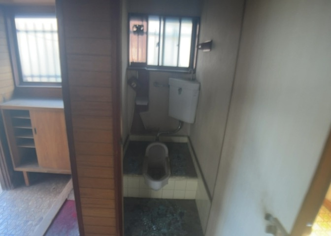 トイレは大きさや形、機能、抗菌性などが異なる多種多彩なタイプが各メーカーから出ています。それぞれに良さがあるため、事前にどういったタイプのトイレがいいのかをご家庭内で決めて、内見に行くといいでしょう。