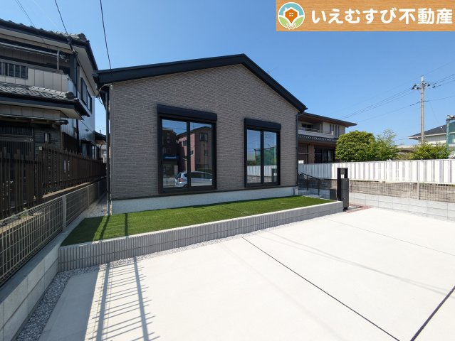 ガーデニングが楽しめそう　季節の草花で彩りを！ガーデニングで緑あふれる景色を作るのも楽しみ♪
