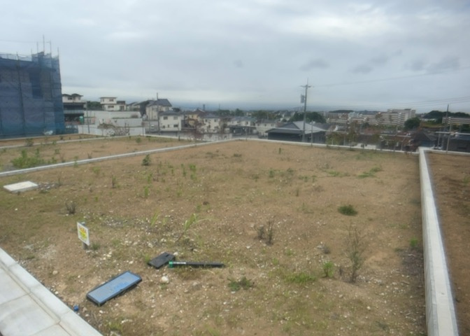土地探しをしていると都市計画区域という言葉を目にすると思います。法律によって、都道府県知事や国土交通大臣が指定するエリアのことを指しており、都市計画区域は市街化区域と市街化調整区域に分けられています。