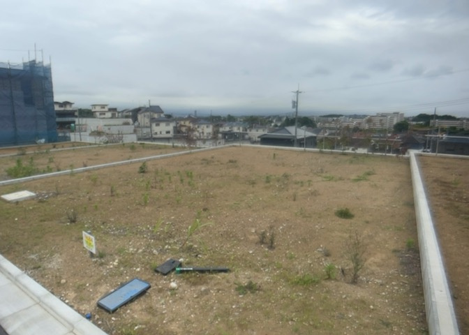 物件の詳細については、現地を見てわかること以外に、役所や法務局などで調べないとわからないことがあります。そのため、現地に行く場合は、もしこの物件を買ったらどのような生活ができるかをイメージしましょう。
