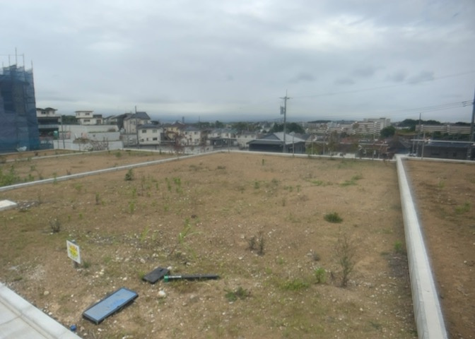 家を建てる前提で土地を探している場合、地盤の丈夫さは譲れない条件の一つです。地盤が脆弱だと追加工事が必要となります。また、過去に地盤沈下や液状化現象を起こした土地は、できるだけ避けた方がいいでしょう。