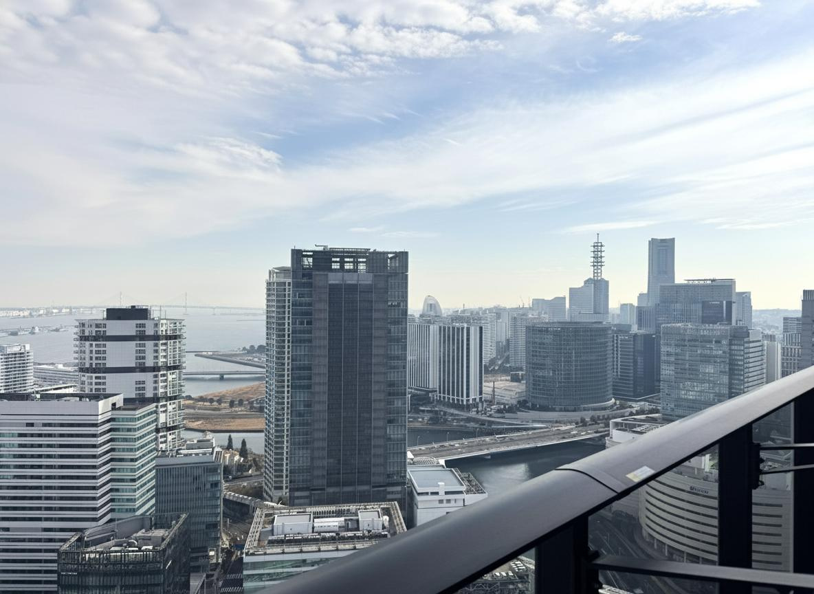 バルコニーからの眺望　ベイブリッジ、東京湾方面を望む