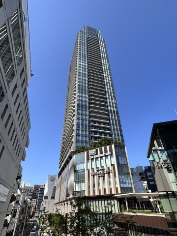 制震構造、直接基礎採用の地上43階建タワーレジデンス