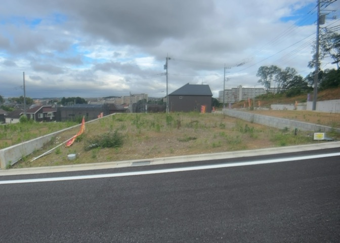 物件の詳細については、現地を見てわかること以外に、役所や法務局などで調べないとわからないことがあります。そのため、現地に行く場合は、もしこの物件を買ったらどのような生活ができるかをイメージしましょう。