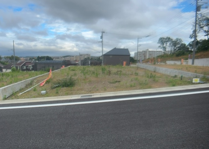 家を建てる前提で土地を探している場合、地盤の丈夫さは譲れない条件の一つです。地盤が脆弱だと追加工事が必要となります。また、過去に地盤沈下や液状化現象を起こした土地は、できるだけ避けた方がいいでしょう。