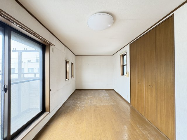 洋室9.7帖