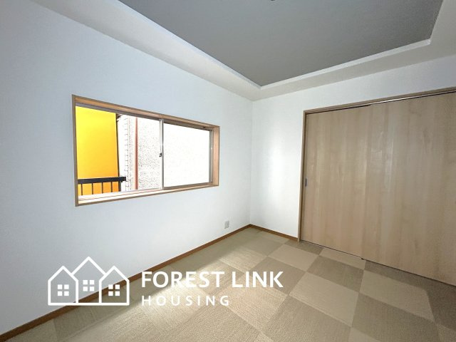 収納が備え付けられているため、タンスなどの大型家具を置く必要がなく、スペースをそのまま有効活用できます　。