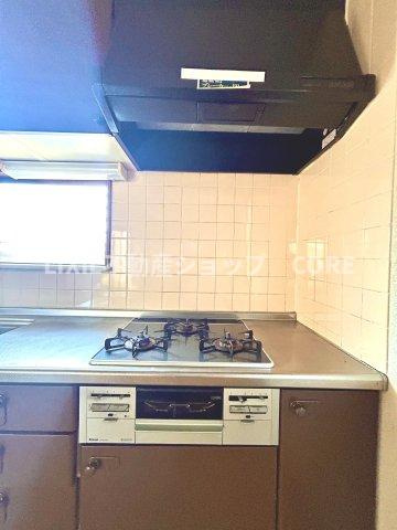 三口コンロで、お料理の効率もアップ！使い勝手の良さを考えました。