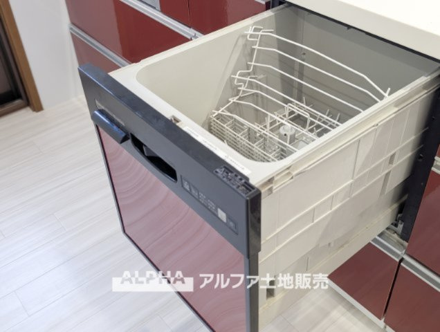 【Food　washing　machine】　◆食洗機◆家事の時間を短縮し、お子様との大切な時間をもっと楽しく。手荒れも防げて節水効果も高い、忙しい毎日に嬉しい人気の設備です。