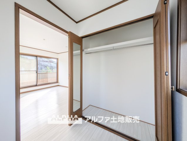 【room】　◆居室◆光に包まれるように設計された空間。太陽の光が爽やかな目覚めを誘い、良い一日を予感させてくれます。