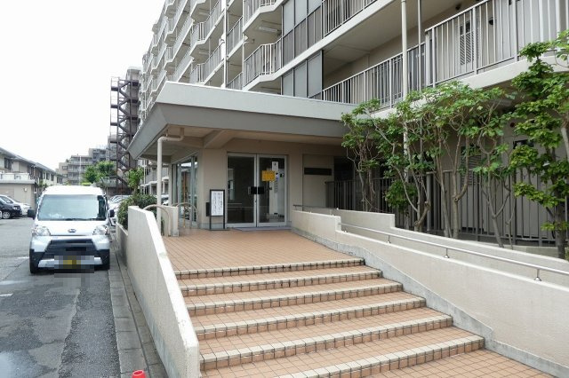 日商岩井草加マンション