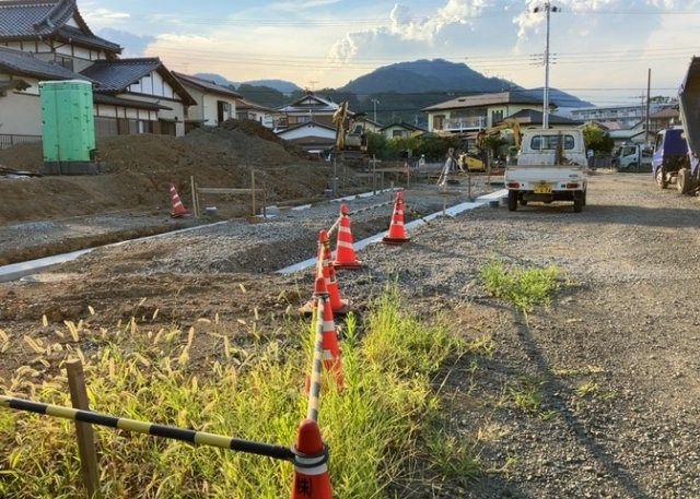 物件の詳細については、現地を見てわかること以外に、役所や法務局などで調べないとわからないことがあります。そのため、現地に行く場合は、もしこの物件を買ったらどのような生活ができるかをイメージしましょう。