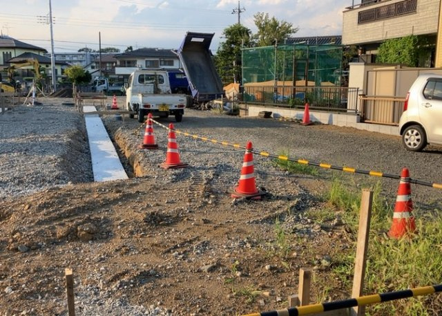 隣家の土地はどうなっているのか、生活利便施設が近くにあるのか、学校まで近いかなど、お客様のライフスタイルにあわせたイメージが重要です。また、近くにあると困る施設が近くにないかも確認するといいでしょう。