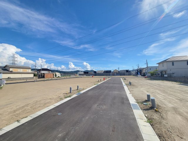 【住設あんしんサポート】　アズマハウスの注文住宅は、住宅設備の保証が標準装備。お引渡しから10年間、無料で修理・部品交換を受けることができます。期間中は何度でも利用可能！
