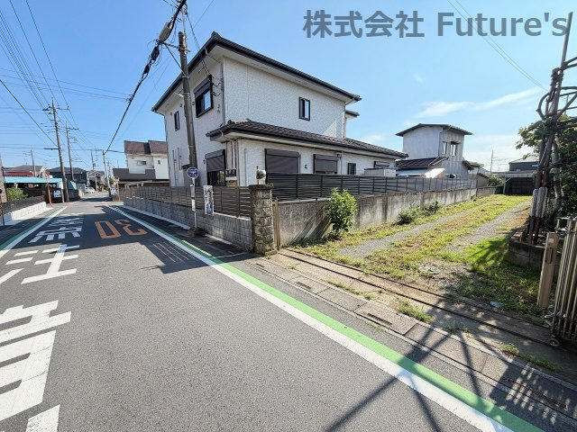 前面道路含む現地写真です。