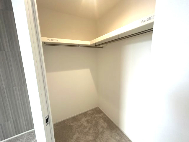 居住者専用の屋上ラウンジでは、眺望を楽しみながらリラックスした時間を過ごせます。