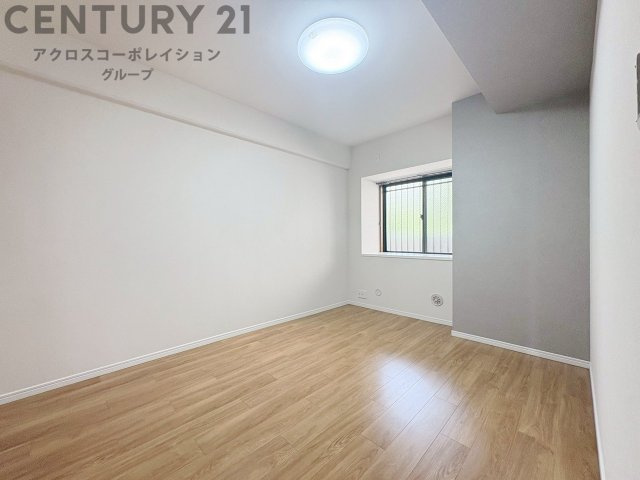 創造性や成長を促す遊びの空間を提供。学習や趣味に集中できる環境を整えます。個別のプライベートスペースは自己表現と自立心を育み、心地よい睡眠環境を整えリラックスできる場所を提供。