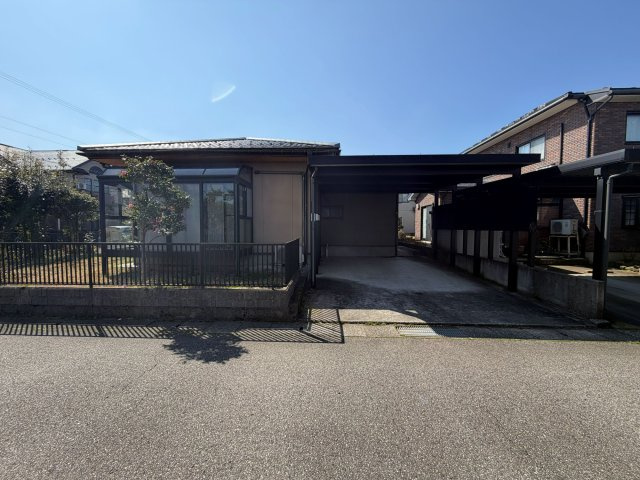 東側からの写真です