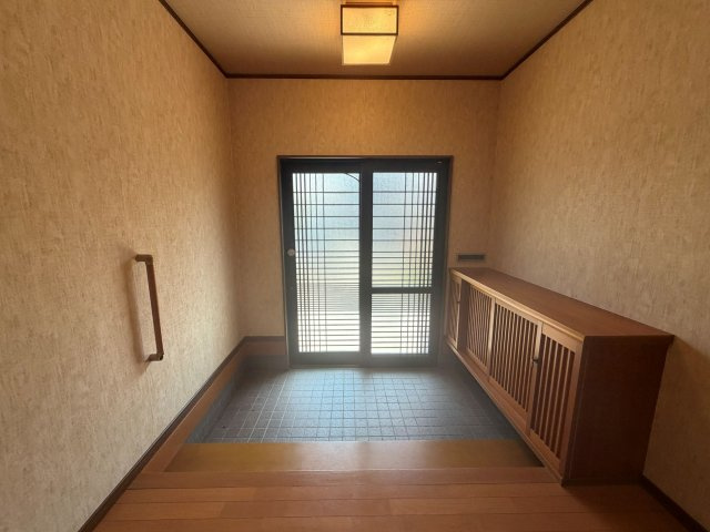 和を感じる玄関です