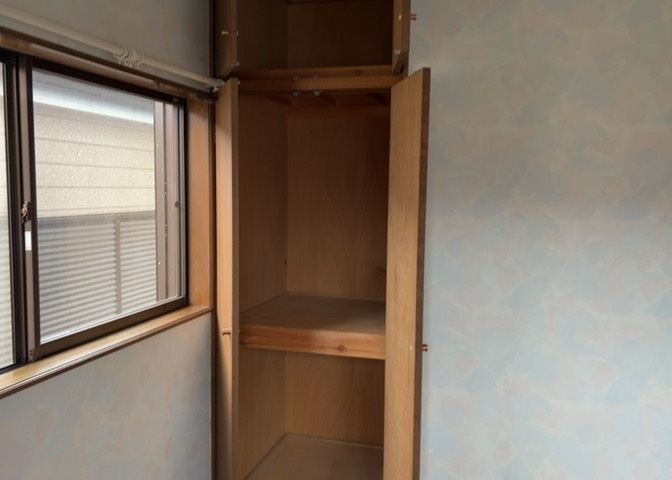 デザイン性を重視しすぎて収納が少なかった！なんてことにならないため、事前に現地で収納の数を確認しておくことをお勧めします。クローゼット以外にも床下収納や屋根裏収納、パントリーなどもチェックしましょう。