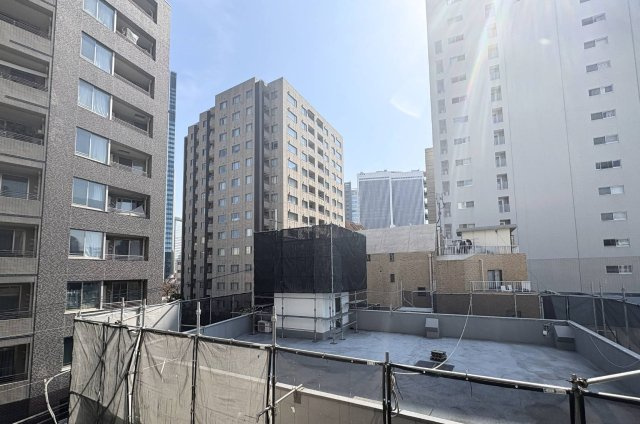 4階南東向きのバルコニーで日当たり・通風良好です。