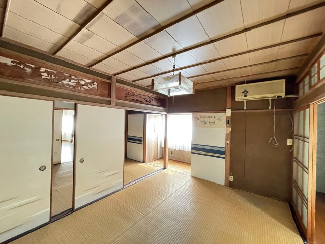 複数の和室があるので、家族の多様なライフスタイルに対応でき、伝統的な日本の雰囲気を楽しめます。ゲスト用や趣味の空間として活用でき、心地よい空間を提供できますね。和の美しさを日常に取り入れられます。