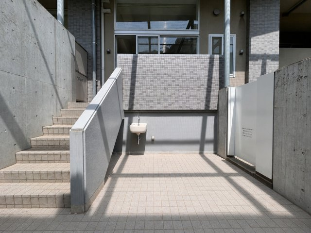 陽当たり良好な南西向き【専用テラス】