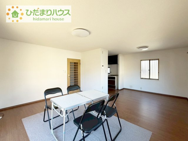 早くお仕事終わらせて、家に帰りたくなるようなリビングです(^^♪