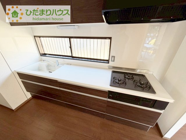 3口コンロと収納豊富なキッチンで、ママの毎日のお料理もはかどります☆