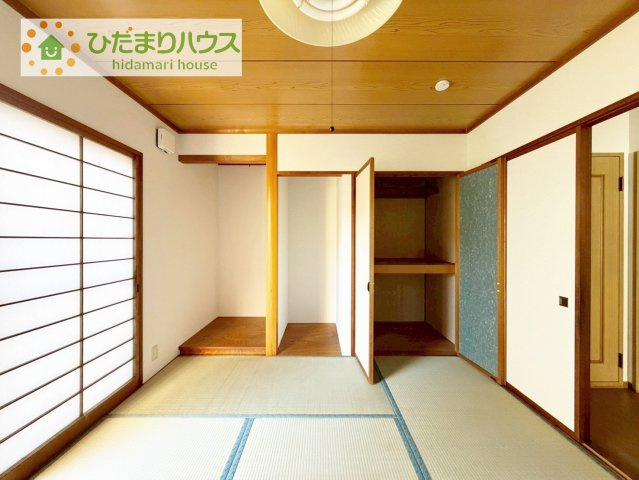 お布団やお子様のおもちゃなどがスッキリ収納できますね(^^♪