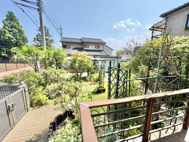 北東角地・太陽光発電システム搭載！積水ハウスの注文建築！敷地約85坪・南庭のある4LLDDKK・納戸！2026年10月リフォーム完了予定(キッチンコンロ、クロス、等)！並列駐車2台可(車種による)！