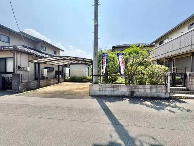 北東角地・太陽光発電システム搭載！積水ハウスの注文建築！敷地約85坪・南庭のある4LLDDKK・納戸！2026年10月リフォーム完了予定(キッチンコンロ、クロス、等)！並列駐車2台可(車種による)！