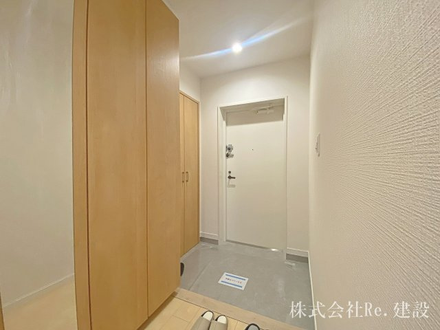 収納豊富な玄関です